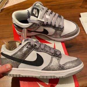 Mike womens dunk low Golden Gals